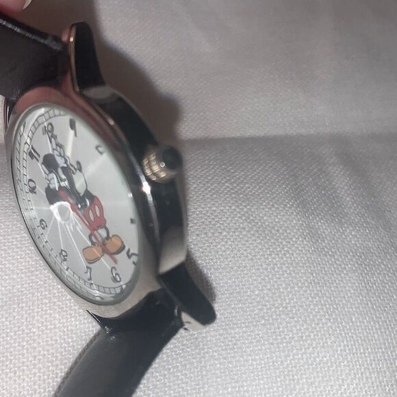 Disney Mickey Leather Movement Watch Japan - Picture 12 of 15